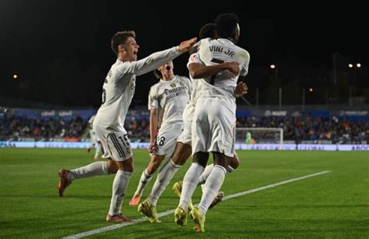 Almería vs Málaga CF Head-to-Head & Match Prediction | LaLiga 2 2026